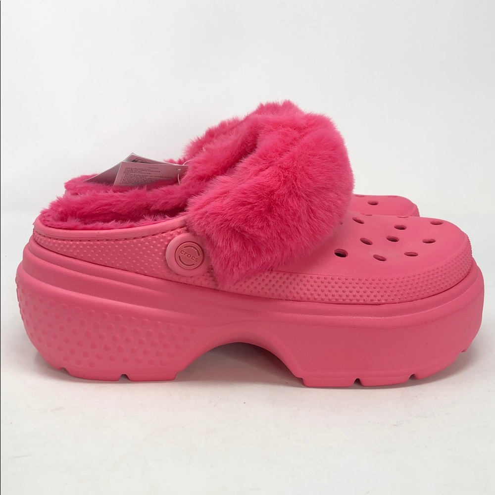 Crocs Classic Stomp Hyper Pink Fur Lined Unisex Platform Clogs - Size 10